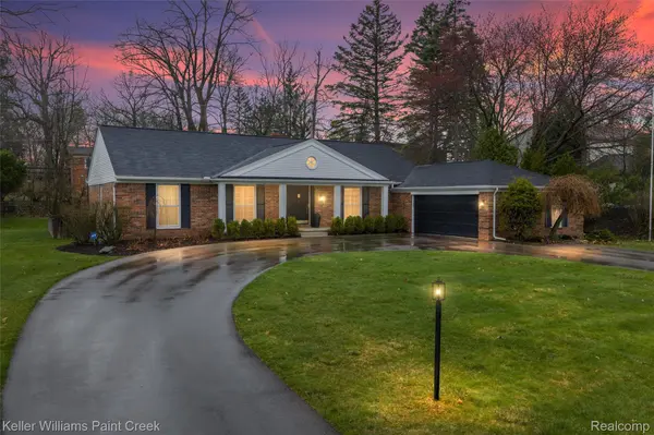 4330 S McNay CT, West Bloomfield Charter Township, MI 48323