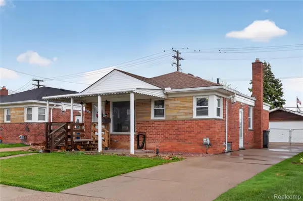 30242 Taylor ST, St. Clair Shores, MI 48082