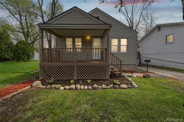 23392 Cayuga AVE, Hazel Park, MI 48030