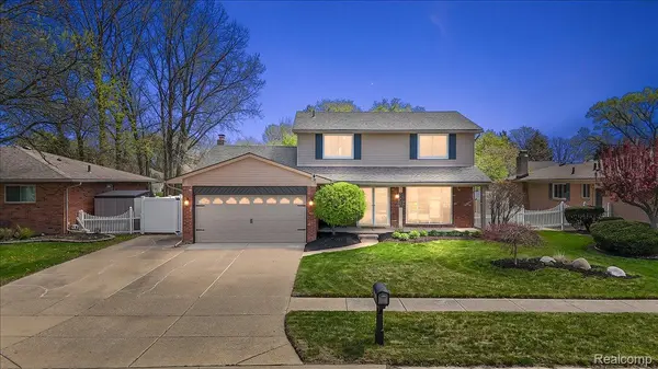 32080 Sherwood, Fraser, MI 48026