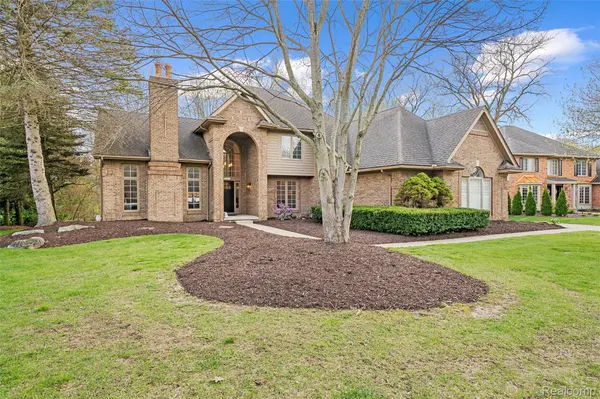 46611 Darwood CT, Plymouth Charter Township, MI 48170