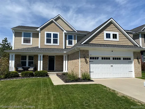 18 Wildrose DR, White Lake Charter Township, MI 48386