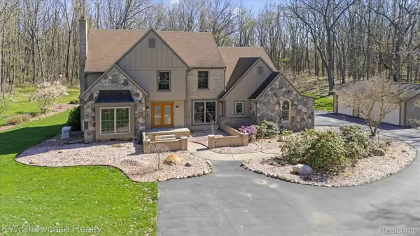 1631 Mystic Hills DR, Milford, MI 48380