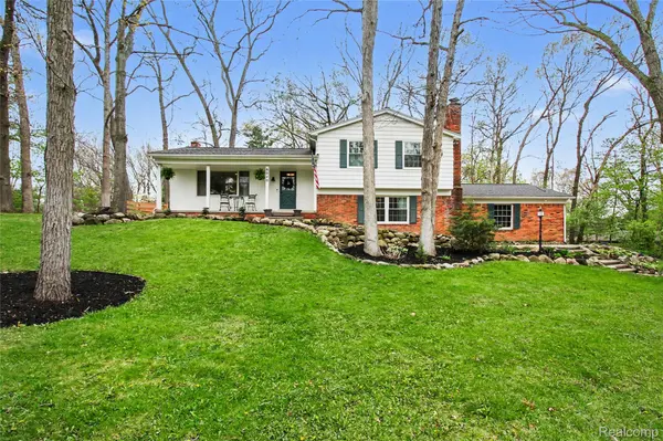 6040 Tall Oak WAY, Genoa Township, MI 48116