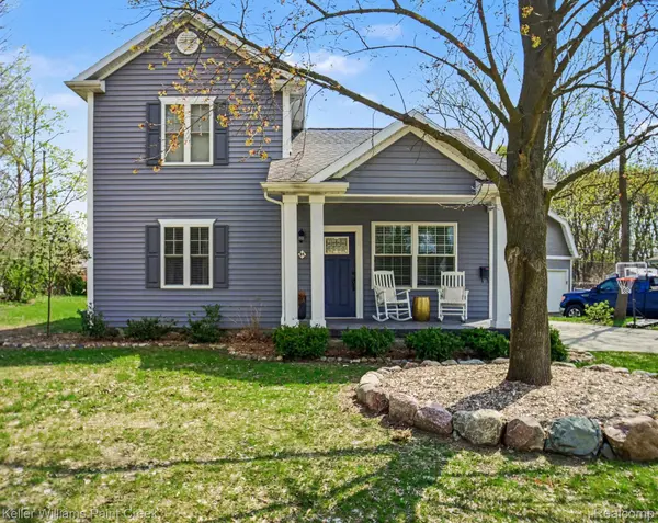 34 Mechanic ST, Oxford Village, MI 48371