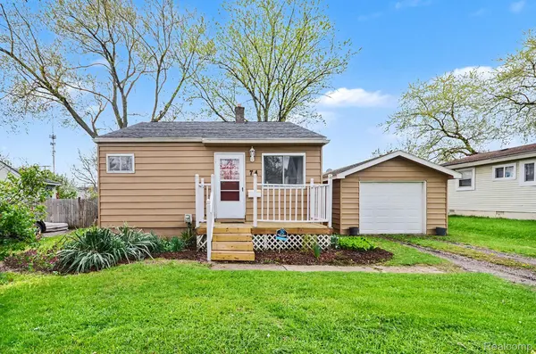 74 E Colgate AVE, Pontiac, MI 48340