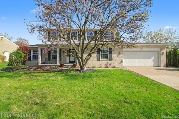 1934 Pelican CT, Troy, MI 48084