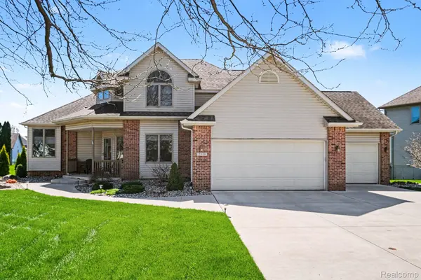 2370 Stonebrook CT, Flint Charter Township, MI 48433