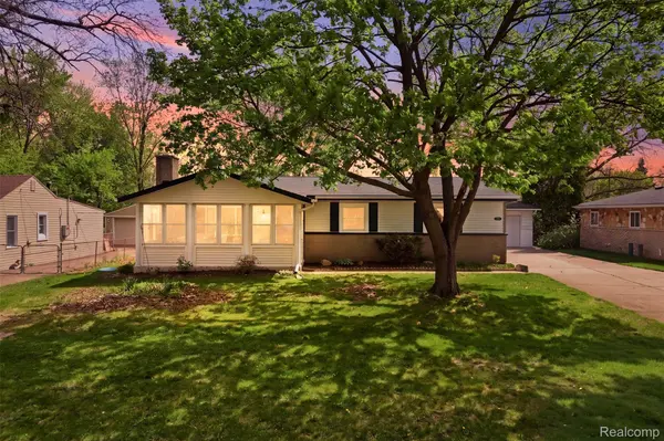 15760 Green Lane AVE, Livonia, MI 48154