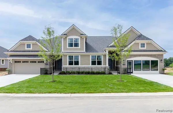 3911 Chatham PL #104, Brighton Township, MI 48114