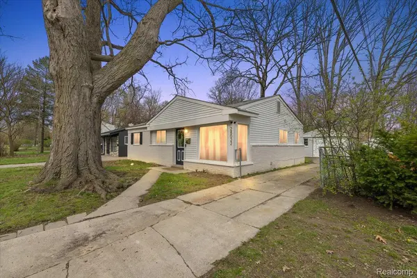 28022 Fairfax ST, Southfield, MI 48076