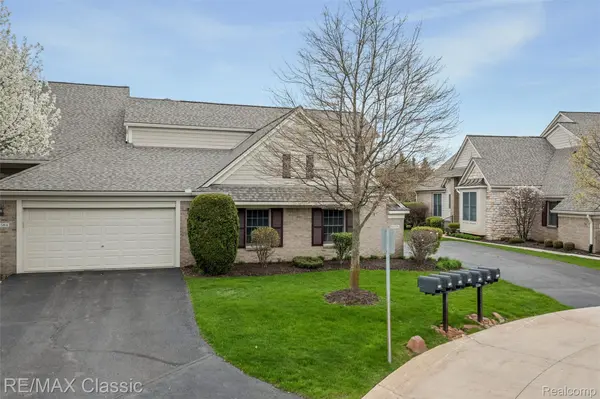 16576 Lyonhurst CIR, Northville Township, MI 48168