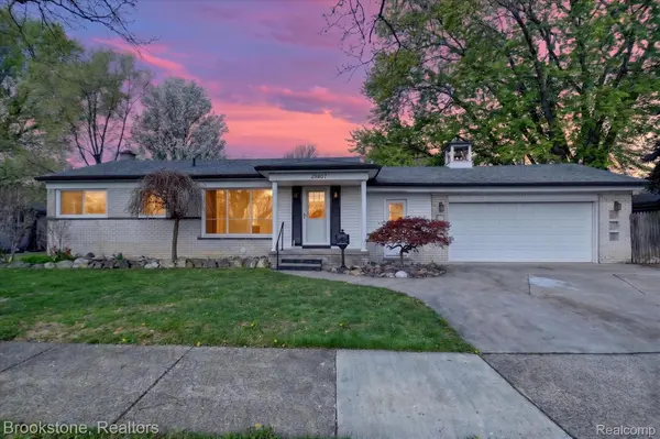 29807 Champine ST, St. Clair Shores, MI 48082