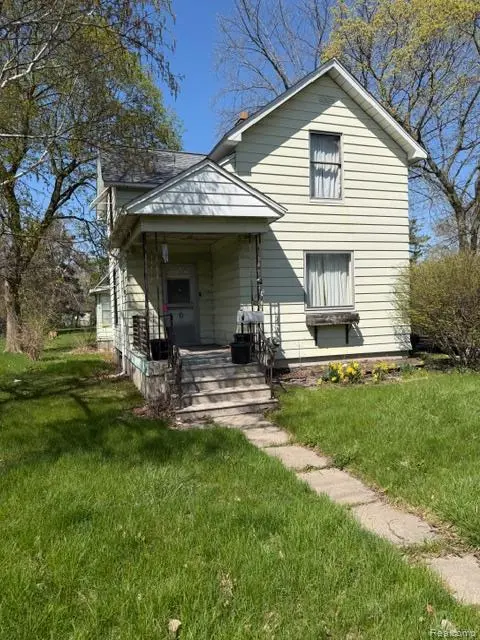 2408 State ST, Saginaw, MI 48602