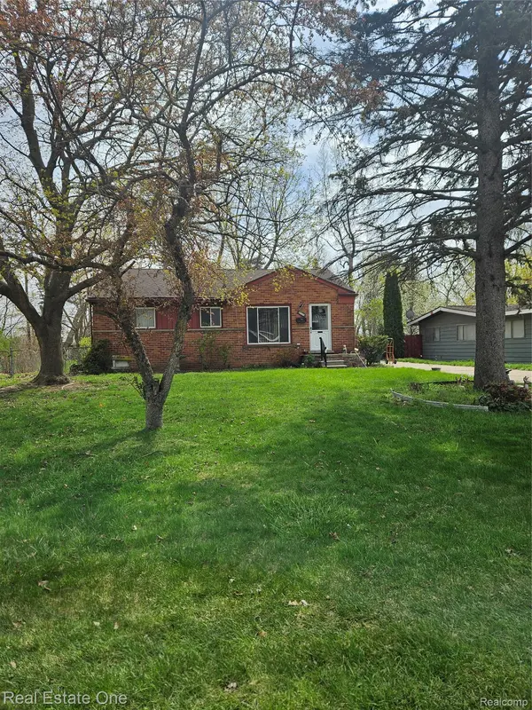5947 Southward AVE, Waterford Charter Township, MI 48329