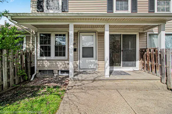 3004 Roundtree BLVD, Ypsilanti Charter Township, MI 48197