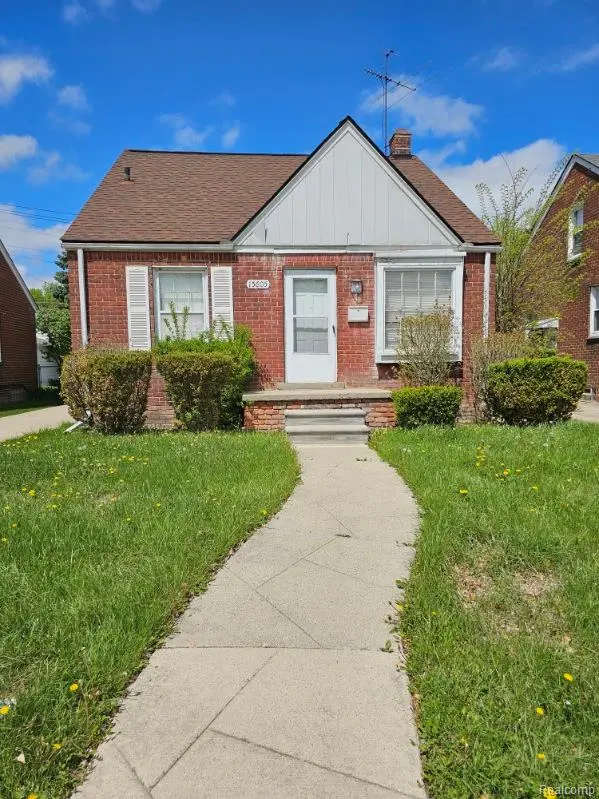 15605 Veronica AVE, Eastpointe, MI 48021