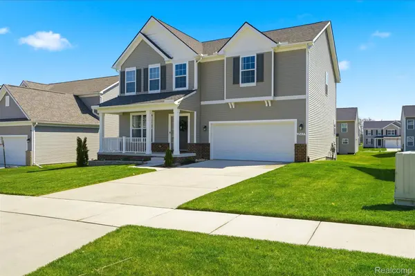 241 Quartz WAY, White Lake Charter Township, MI 48386