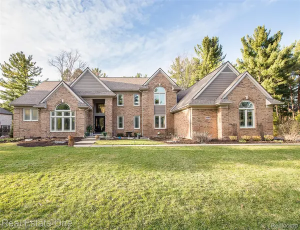 5350 Hidden Pines DR, Genoa Township, MI 48116