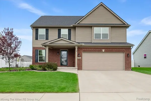 2039 Carson LN, Frenchtown Township, MI 48162