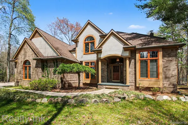 4927 Nature View CT, Genoa Township, MI 48843