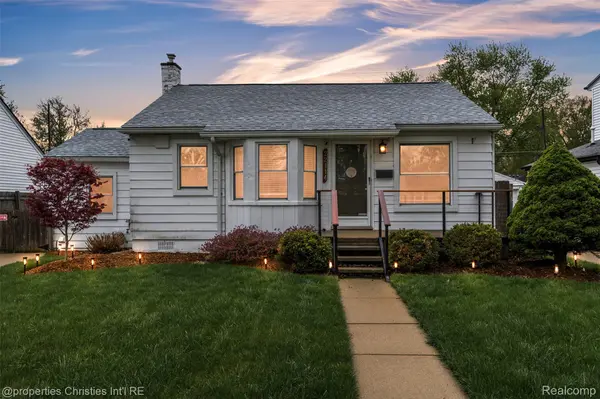 22114 Lange ST, St. Clair Shores, MI 48080