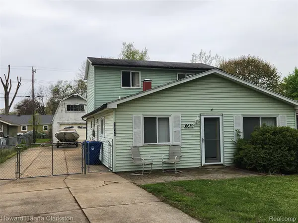 6679 Saline DR, Waterford Charter Township, MI 48329