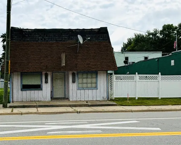 3136 Main ST, Emmett Village, MI 48022