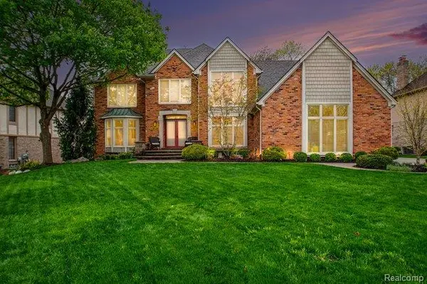 1699 Old Homestead DR, Rochester Hills, MI 48306