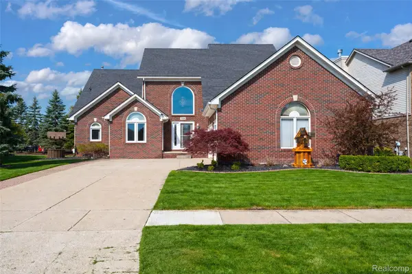 48333 Manchester DR, Macomb Township, MI 48044
