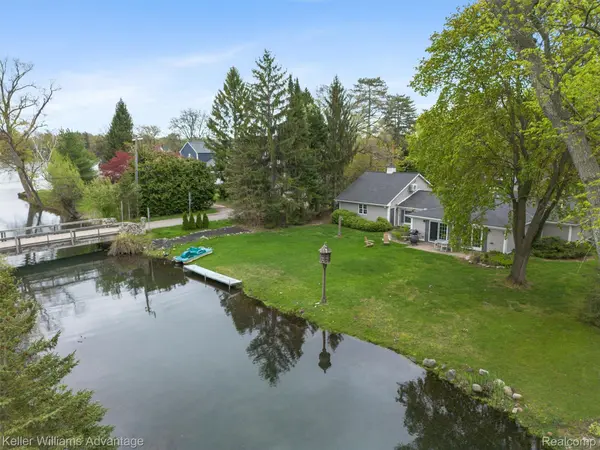 2630 Warner DR, West Bloomfield Charter Township, MI 48324