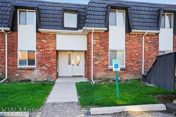 1866 Colonial Village Way #1, Waterford Charter Township, MI 48328