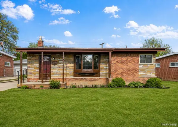 7370 Amboy ST, Dearborn Heights, MI 48127