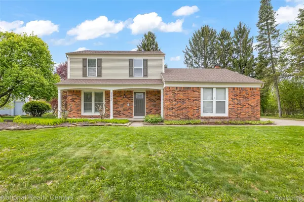 35963 Fair Oaks Court CT, Farmington Hills, MI 48331