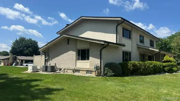 23345 Thorncliffe ST, Southfield, MI 48033
