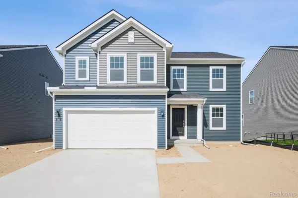 391 Edge Brook DR W, Holly Township, MI 48442