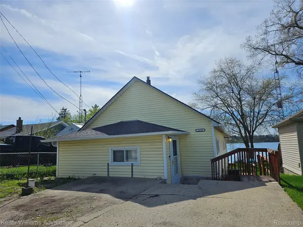 2219 Gray RD, Oregon Township, MI 48446