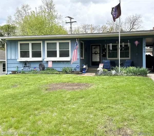 1015 Canal ST, Milford Village, MI 48381