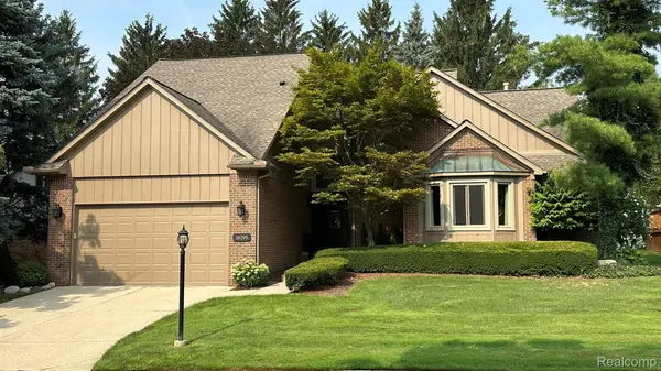 16795 Country Knoll DR, Northville Township, MI 48168