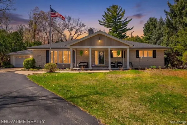 5211 Lakeshore RD, Fort Gratiot Charter Township, MI 48059