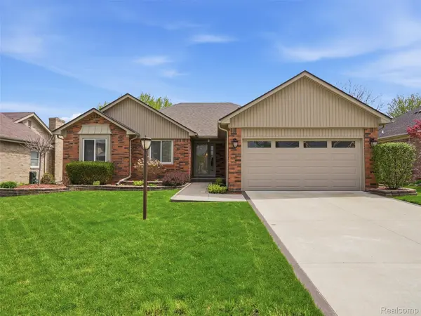 1669 Treeside DR,  Rochester Hills,  MI 48307