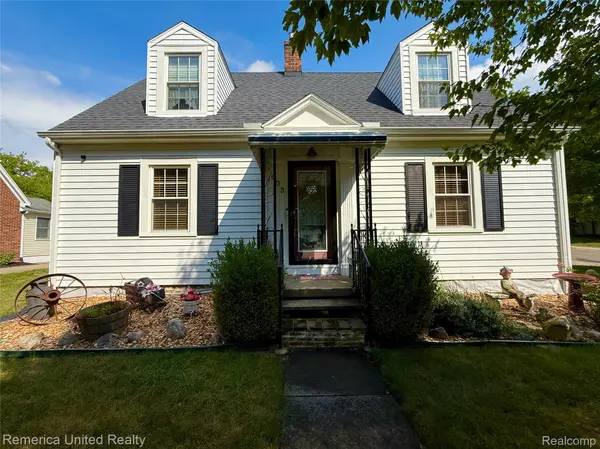 603 N Michigan AVE, Howell, MI 48843