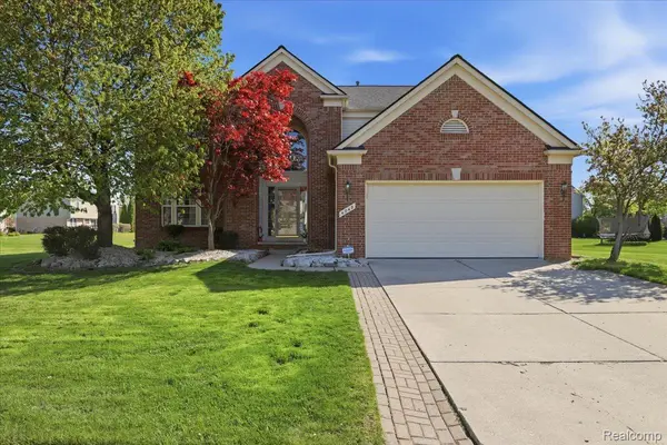 4748 Sherwood CIR, Canton Charter Township, MI 48188