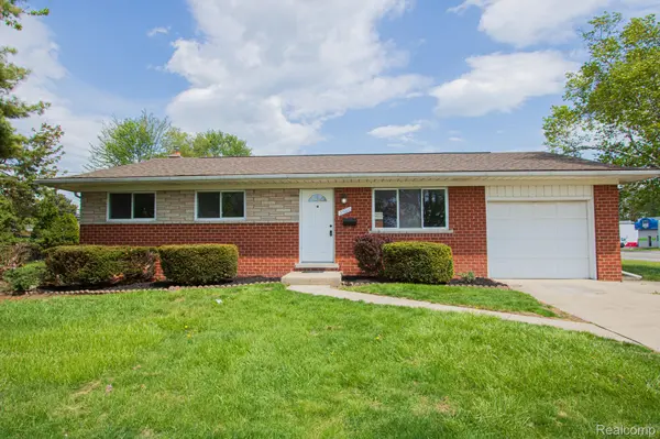 31000 Fall, Fraser, MI 48026