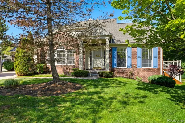 49118 Hawksburry RD, Canton Charter Township, MI 48188