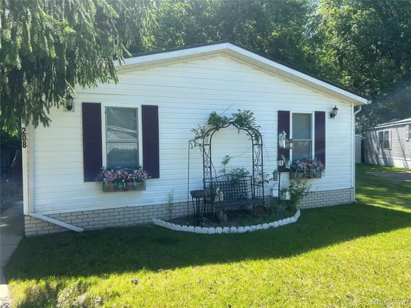 351 North Squirrel Rd #208, Auburn Hills, MI 48326