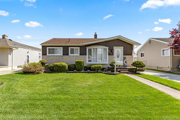 33501 Leona ST, Garden City, MI 48135
