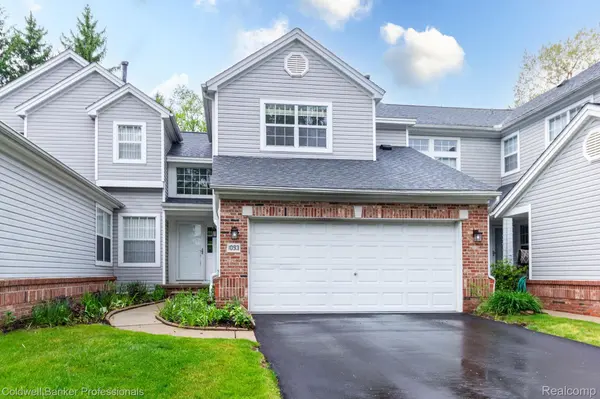1093 Fairways BLVD, Troy, MI 48085