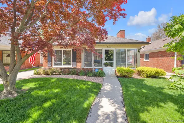 5725 Burger ST, Dearborn Heights, MI 48127