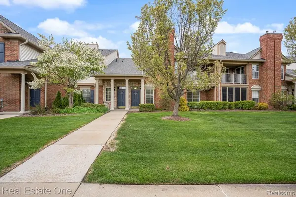 3544 Oakmonte BLVD, Oakland Charter Township, MI 48306